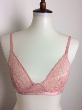 Lounge Bra Balcony Floral Lace Soft Girl Coquette Romantic Minimalist Lingerie